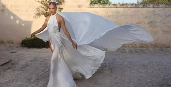 Burcu Esmersoy'un düğününde 'hem ağlarım hem giderim' anları - Resim: 2